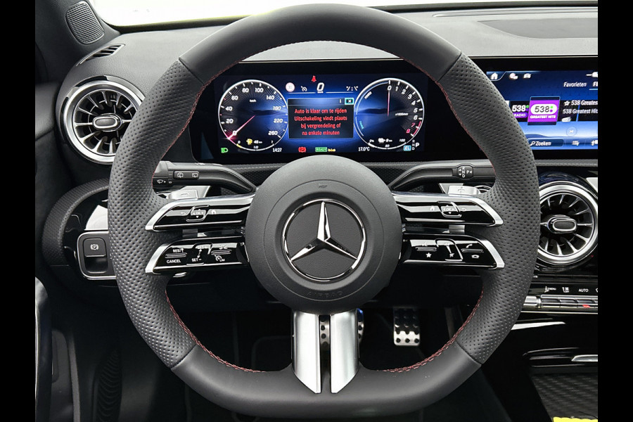 Mercedes-Benz A-Klasse 250 e Business Solution AMG | Nightpakket | Panoramaschuifdak | Multibeam LED | Stoelverwarming voor | Smartphone integratie | KEYLESS GO | Extra USB-poorten |