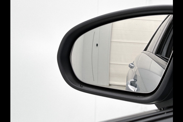 Mercedes-Benz A-Klasse 250 e Business Solution AMG | Nightpakket | Panoramaschuifdak | Multibeam LED | Stoelverwarming voor | Smartphone integratie | KEYLESS GO | Extra USB-poorten |