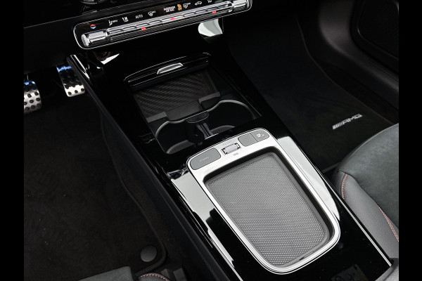 Mercedes-Benz A-Klasse 250 e Business Solution AMG | Nightpakket | Panoramaschuifdak | Multibeam LED | Stoelverwarming voor | Smartphone integratie | KEYLESS GO | Extra USB-poorten |