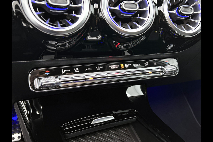 Mercedes-Benz A-Klasse 250 e Business Solution AMG | Nightpakket | Panoramaschuifdak | Multibeam LED | Stoelverwarming voor | Smartphone integratie | KEYLESS GO | Extra USB-poorten |