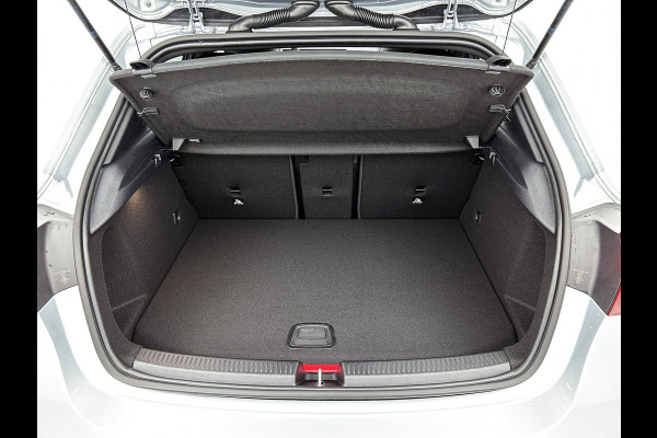 Mercedes-Benz A-Klasse 250 e Business Solution AMG | Nightpakket | Panoramaschuifdak | Multibeam LED | Stoelverwarming voor | Smartphone integratie | KEYLESS GO | Extra USB-poorten |