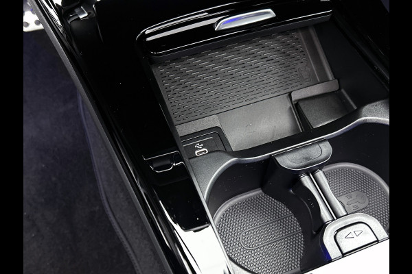 Mercedes-Benz A-Klasse 250 e Business Solution AMG | Nightpakket | Panoramaschuifdak | Multibeam LED | Stoelverwarming voor | Smartphone integratie | KEYLESS GO | Extra USB-poorten |