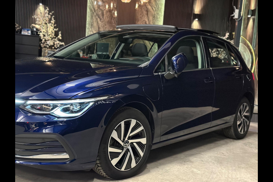 Volkswagen Golf 1.4 eHybrid|PANO|HEAD UP|MEMORY|FULL OPTIONS