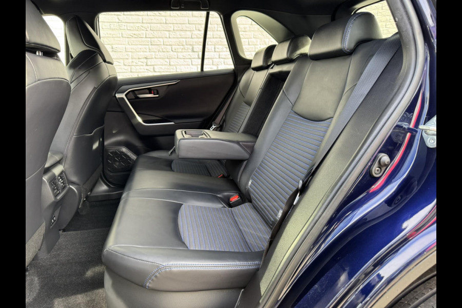 Toyota RAV4 2.5 Hybrid AWD Bi-Tone Adaptive cruise Climate control LED Apple / Android Draadloos telefoonladen Achteruitrijcamera