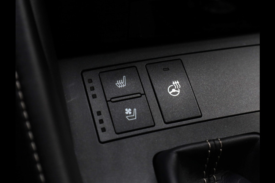 Lexus RC 300h F Sport Premium | Mark Levinson | Carplay | Schuifdak