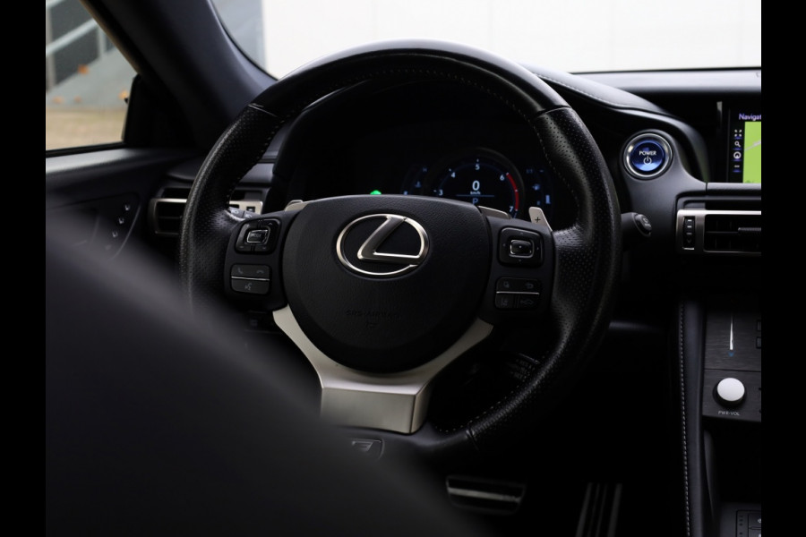 Lexus RC 300h F Sport Premium | Mark Levinson | Carplay | Schuifdak