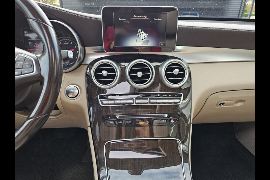 Mercedes-Benz GLC 350e 4MATIC Business Solution | Trekhaak | Pano | LED | Stoelverwarming voor & achter | Leder | Blind spot | Keyless |