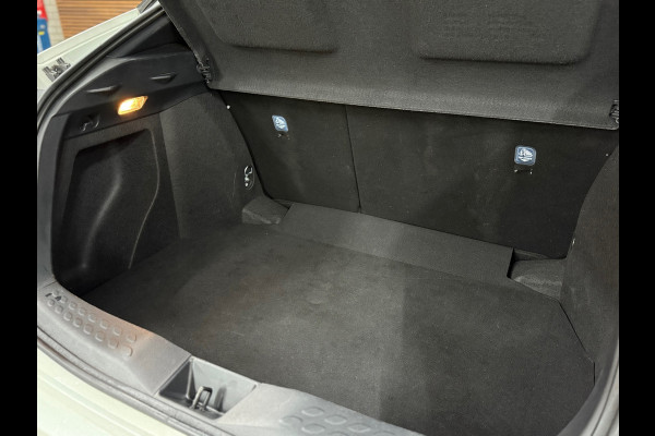 Toyota C-HR 1.8 Hybrid Business Plus | 18' inch | Camera | Carplay | LED | DAB | Adaptive Cruise Control