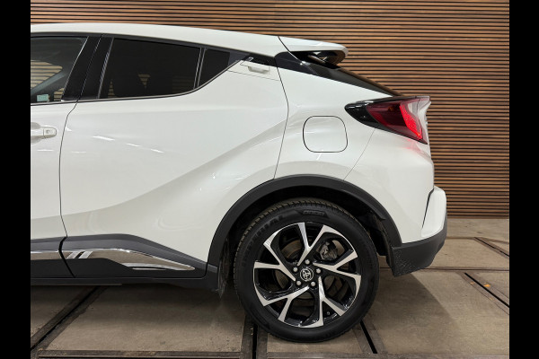Toyota C-HR 1.8 Hybrid Business Plus | 18' inch | Camera | Carplay | LED | DAB | Adaptive Cruise Control