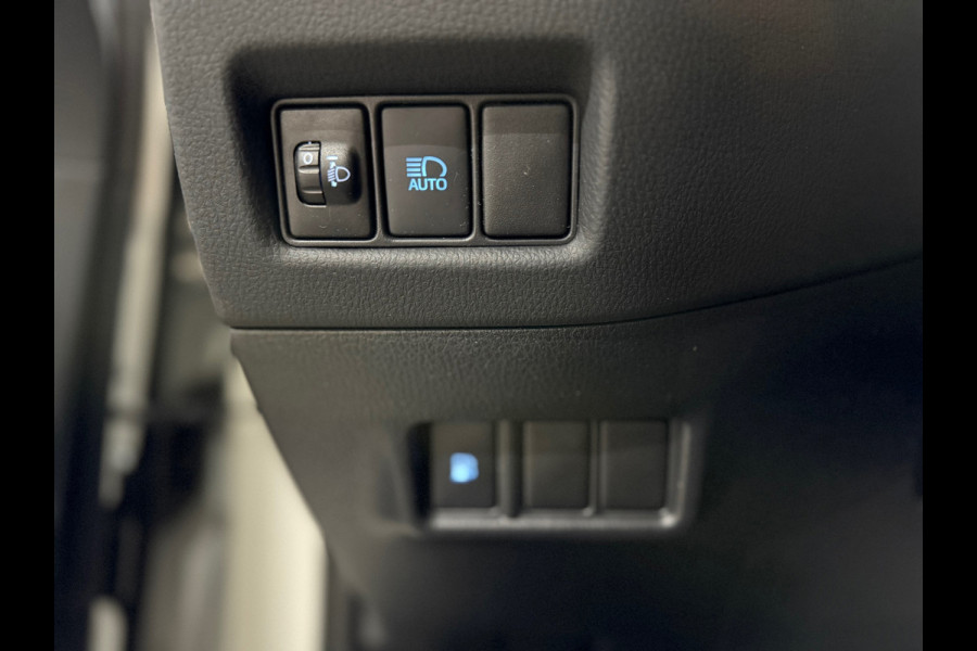 Toyota C-HR 1.8 Hybrid Business Plus | 18' inch | Camera | Carplay | LED | DAB | Adaptive Cruise Control