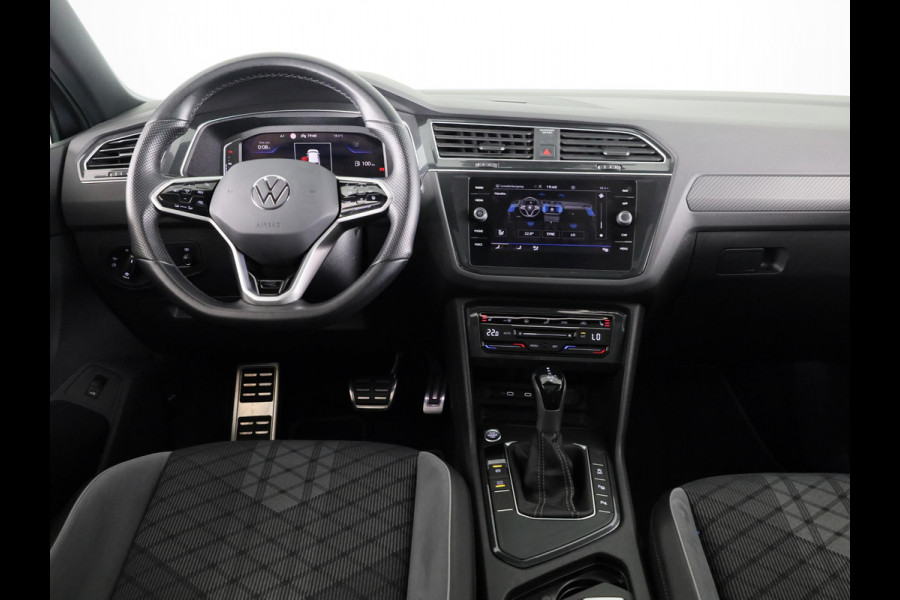 Volkswagen Tiguan 1.5 TSI R-Line Business 150PK | Automaat (DSG) | Panoramadak | 20 Inch | Camera | Winterpakket | Keyless entry