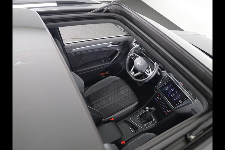 Volkswagen Tiguan 1.5 TSI R-Line Business 150PK | Automaat (DSG) | Panoramadak | 20 Inch | Camera | Winterpakket | Keyless entry