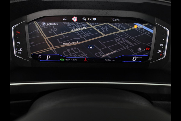 Volkswagen Tiguan 1.5 TSI R-Line Business 150PK | Automaat (DSG) | Panoramadak | 20 Inch | Camera | Winterpakket | Keyless entry