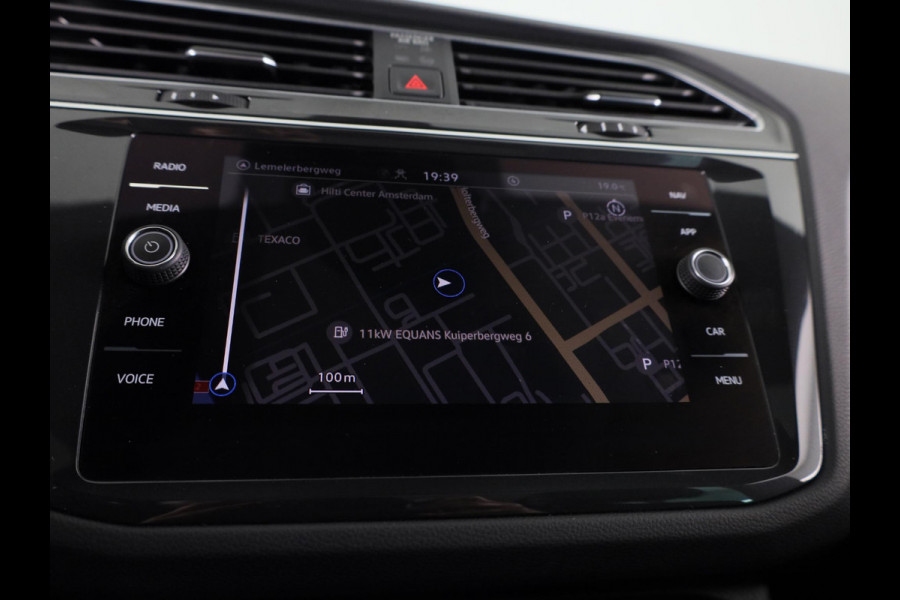 Volkswagen Tiguan 1.5 TSI R-Line Business 150PK | Automaat (DSG) | Panoramadak | 20 Inch | Camera | Winterpakket | Keyless entry