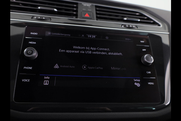 Volkswagen Tiguan 1.5 TSI R-Line Business 150PK | Automaat (DSG) | Panoramadak | 20 Inch | Camera | Winterpakket | Keyless entry