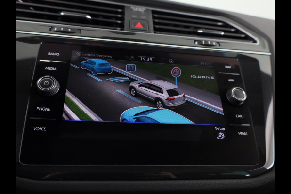 Volkswagen Tiguan 1.5 TSI R-Line Business 150PK | Automaat (DSG) | Panoramadak | 20 Inch | Camera | Winterpakket | Keyless entry