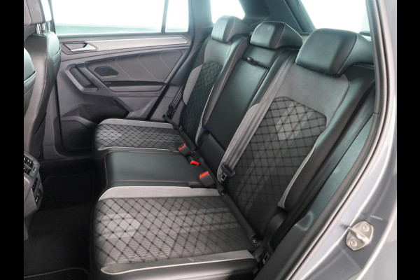 Volkswagen Tiguan 1.5 TSI R-Line Business 150PK | Automaat (DSG) | Panoramadak | 20 Inch | Camera | Winterpakket | Keyless entry
