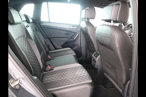 Volkswagen Tiguan 1.5 TSI R-Line Business 150PK | Automaat (DSG) | Panoramadak | 20 Inch | Camera | Winterpakket | Keyless entry