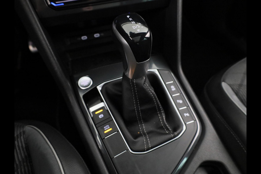 Volkswagen Tiguan 1.5 TSI R-Line Business 150PK | Automaat (DSG) | Panoramadak | 20 Inch | Camera | Winterpakket | Keyless entry