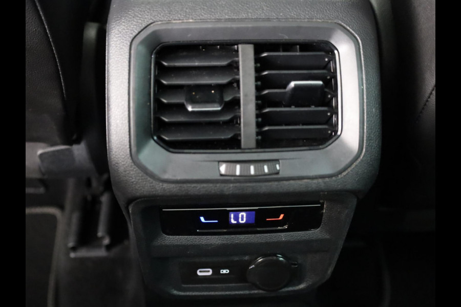 Volkswagen Tiguan 1.5 TSI R-Line Business 150PK | Automaat (DSG) | Panoramadak | 20 Inch | Camera | Winterpakket | Keyless entry