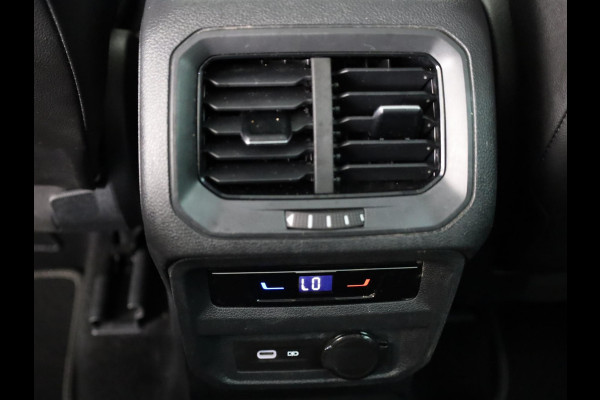 Volkswagen Tiguan 1.5 TSI R-Line Business 150PK | Automaat (DSG) | Panoramadak | 20 Inch | Camera | Winterpakket | Keyless entry