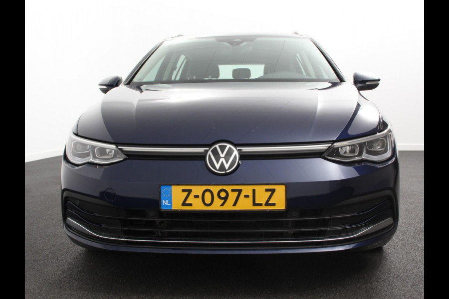 Volkswagen GOLF Variant 1.5 eTSI 150pk DSG Style | Navigatie | Apple Carplay/Android Auto | Climate Control | Camera | Parkeersensoren | Park Assist | Adaptive Cruise control | Wegklapbare trekhaak | Stoel- en stuurverwarming | Climatronic | Virtual Cockpit