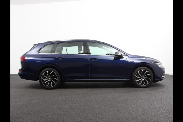 Volkswagen GOLF Variant 1.5 eTSI 150pk DSG Style | Navigatie | Apple Carplay/Android Auto | Climate Control | Camera | Parkeersensoren | Park Assist | Adaptive Cruise control | Wegklapbare trekhaak | Stoel- en stuurverwarming | Climatronic | Virtual Cockpit
