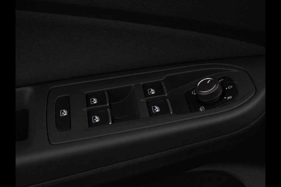 Volkswagen GOLF Variant 1.5 eTSI 150pk DSG Style | Navigatie | Apple Carplay/Android Auto | Climate Control | Camera | Parkeersensoren | Park Assist | Adaptive Cruise control | Wegklapbare trekhaak | Stoel- en stuurverwarming | Climatronic | Virtual Cockpit