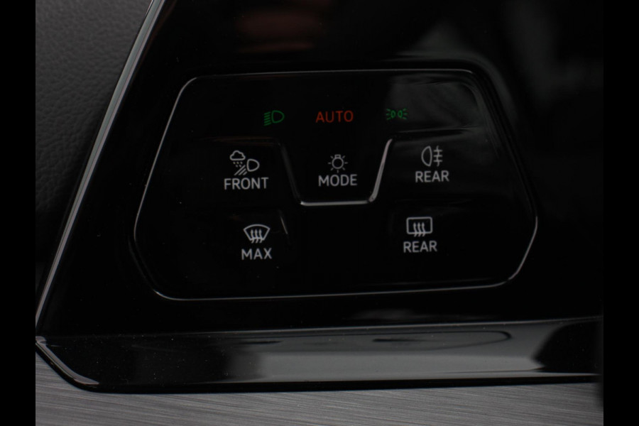 Volkswagen GOLF Variant 1.5 eTSI 150pk DSG Style | Navigatie | Apple Carplay/Android Auto | Climate Control | Camera | Parkeersensoren | Park Assist | Adaptive Cruise control | Wegklapbare trekhaak | Stoel- en stuurverwarming | Climatronic | Virtual Cockpit