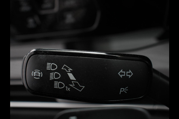 Volkswagen GOLF Variant 1.5 eTSI 150pk DSG Style | Navigatie | Apple Carplay/Android Auto | Climate Control | Camera | Parkeersensoren | Park Assist | Adaptive Cruise control | Wegklapbare trekhaak | Stoel- en stuurverwarming | Climatronic | Virtual Cockpit