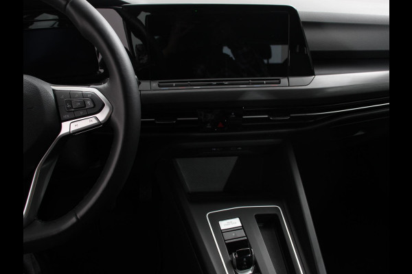 Volkswagen GOLF Variant 1.5 eTSI 150pk DSG Style | Navigatie | Apple Carplay/Android Auto | Climate Control | Camera | Parkeersensoren | Park Assist | Adaptive Cruise control | Wegklapbare trekhaak | Stoel- en stuurverwarming | Climatronic | Virtual Cockpit