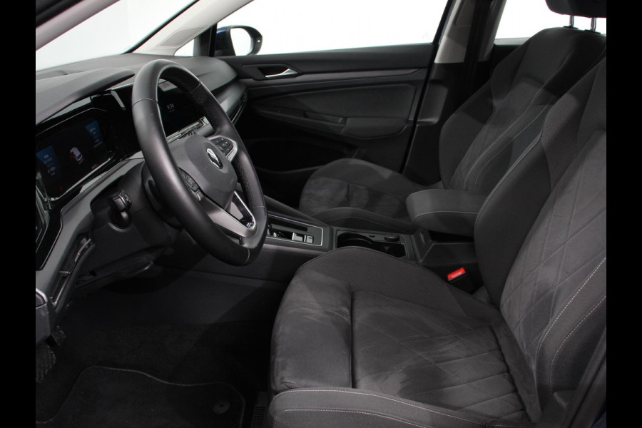 Volkswagen GOLF Variant 1.5 eTSI 150pk DSG Style | Navigatie | Apple Carplay/Android Auto | Climate Control | Camera | Parkeersensoren | Park Assist | Adaptive Cruise control | Wegklapbare trekhaak | Stoel- en stuurverwarming | Climatronic | Virtual Cockpit