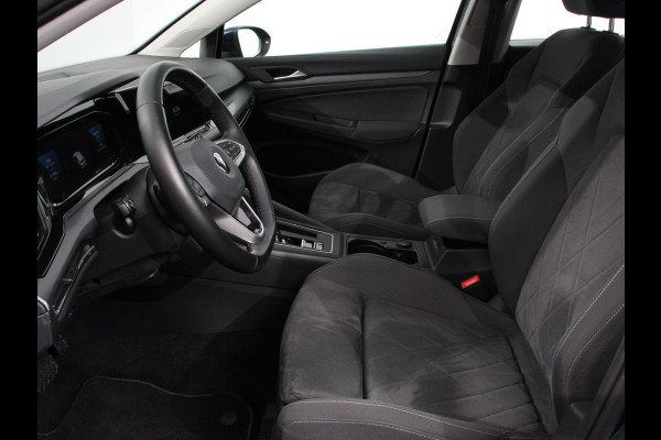 Volkswagen GOLF Variant 1.5 eTSI 150pk DSG Style | Navigatie | Apple Carplay/Android Auto | Climate Control | Camera | Parkeersensoren | Park Assist | Adaptive Cruise control | Wegklapbare trekhaak | Stoel- en stuurverwarming | Climatronic | Virtual Cockpit