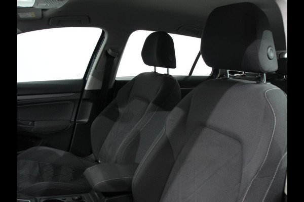 Volkswagen GOLF Variant 1.5 eTSI 150pk DSG Style | Navigatie | Apple Carplay/Android Auto | Climate Control | Camera | Parkeersensoren | Park Assist | Adaptive Cruise control | Wegklapbare trekhaak | Stoel- en stuurverwarming | Climatronic | Virtual Cockpit