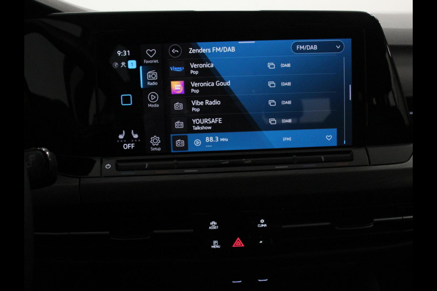 Volkswagen GOLF Variant 1.5 eTSI 150pk DSG Style | Navigatie | Apple Carplay/Android Auto | Climate Control | Camera | Parkeersensoren | Park Assist | Adaptive Cruise control | Wegklapbare trekhaak | Stoel- en stuurverwarming | Climatronic | Virtual Cockpit