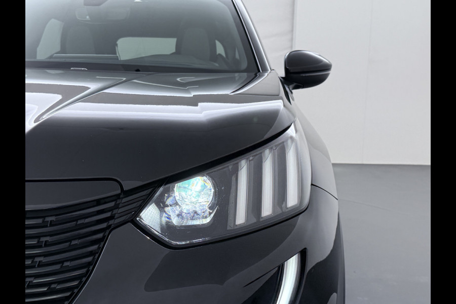 Peugeot e-2008 EV GT Pack 50kWh SOH 90% Pano-Dak+Schuifdak Apple Carplay Android Auto Navi Ecc Adap.Cruise 360°Camera Stoelverwarming Blindspot Privacy Glas Lmv 18" Lane Assist Keyless Bluetooth Pack Safety Plus 1e Eigenaar 100% Dealeronderhouden Origineel Nederlandse Auto