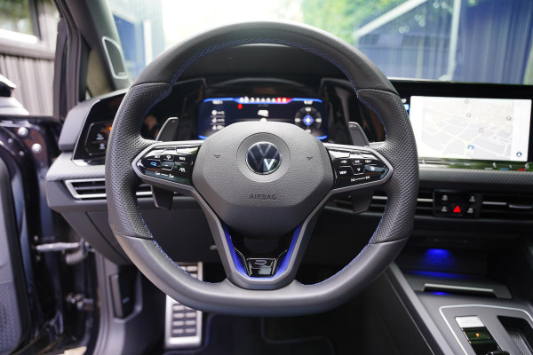 Volkswagen Golf 2.0 TSI R 4Motion Panoramadak Harman Kardon