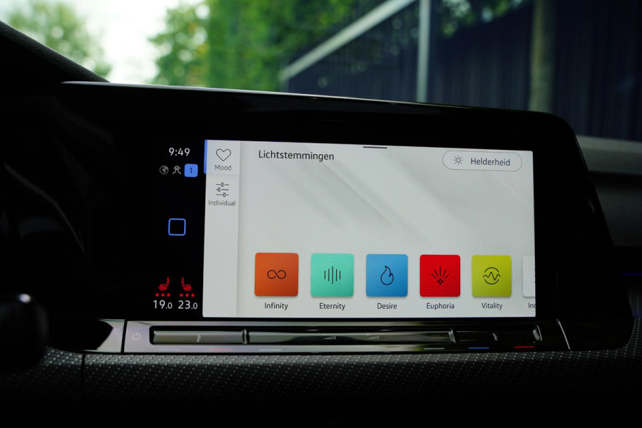 Volkswagen Golf 2.0 TSI R 4Motion Panoramadak Harman Kardon