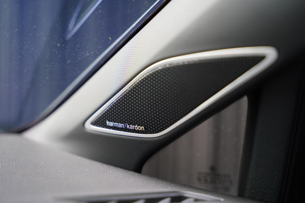 Volkswagen Golf 2.0 TSI R 4Motion Panoramadak Harman Kardon