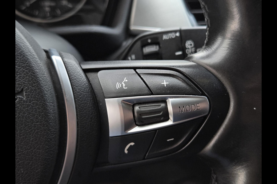 BMW X1 sDrive20i M SPORT | LEDER | TREKHAAK | NAVIGATIE | STOEL- STUURWIELVERWARMING | ELEKTR. KOFFERKLEP |