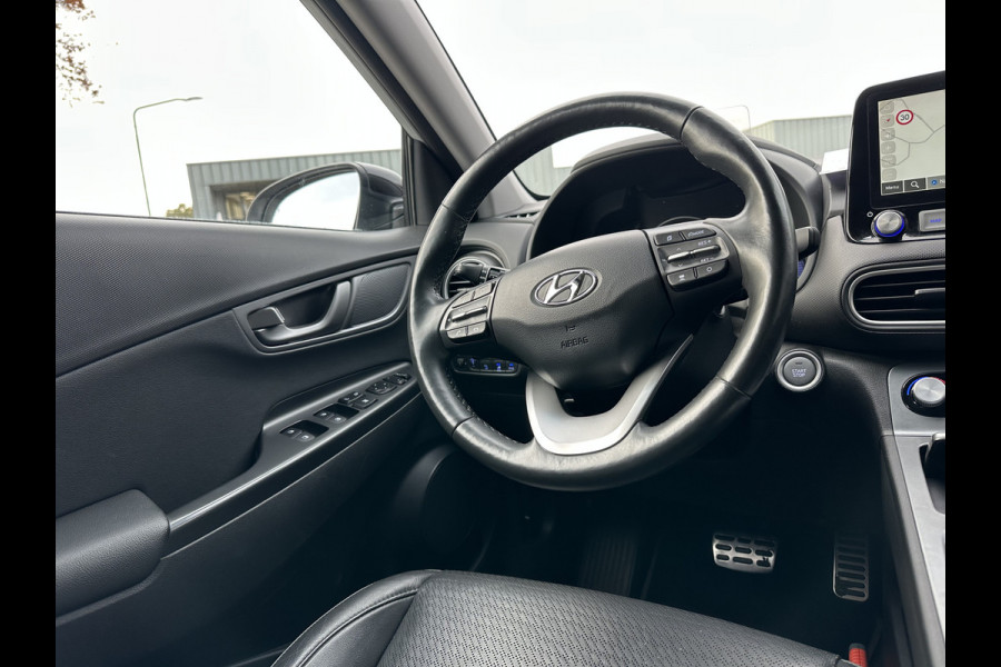 Hyundai Kona EV Premium 64 kWh | SOH: 94,3% | 3 fase | Leder | Two Tone Black | Climate | occasion