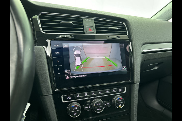 Volkswagen Golf 1.4 TSI Highline (NL-auto, Panorama, Trekhaak, Carplay, StoelV, Climate Cont, Parkeersensoren, Cruise Con, Etc)