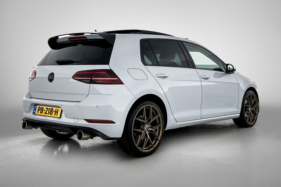 Volkswagen Golf 1.4 TSI Highline (NL-auto, Panorama, Trekhaak, Carplay, StoelV, Climate Cont, Parkeersensoren, Cruise Con, Etc)