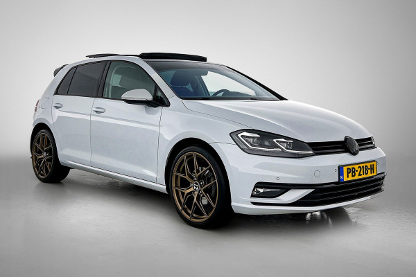 Volkswagen Golf 1.4 TSI Highline (NL-auto, Panorama, Trekhaak, Carplay, StoelV, Climate Cont, Parkeersensoren, Cruise Con, Etc)