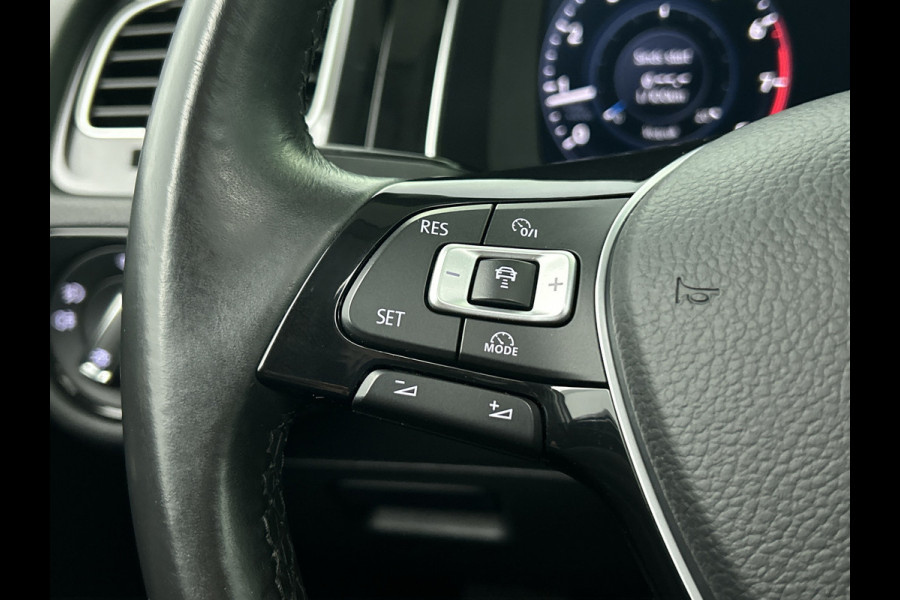 Volkswagen Golf 1.4 TSI Highline (NL-auto, Panorama, Trekhaak, Carplay, StoelV, Climate Cont, Parkeersensoren, Cruise Con, Etc)