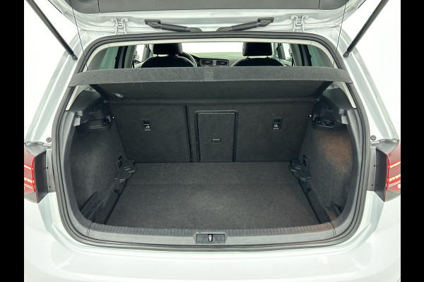 Volkswagen Golf 1.4 TSI Highline (NL-auto, Panorama, Trekhaak, Carplay, StoelV, Climate Cont, Parkeersensoren, Cruise Con, Etc)