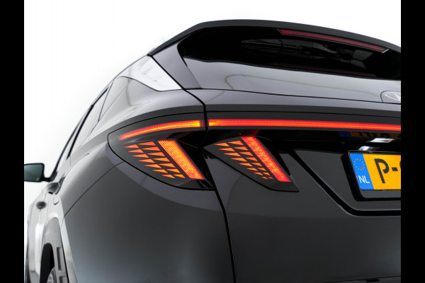 Hyundai Tucson 1.6 T-GDI Premium Plug-In 4WD (INCL-BTW) *FULL-LEATER | FULL-LED | ADAPTIVE-CRUISE | BLIND-SPOT | MEMORY-PACK | TOP-VIEW | KEYLESS | DIGI-COCKPIT | VENTILATED-COMFORTSEATS | DAB+ | PRIVACY-GLASS | SHIFT-PADDLES | 19"*