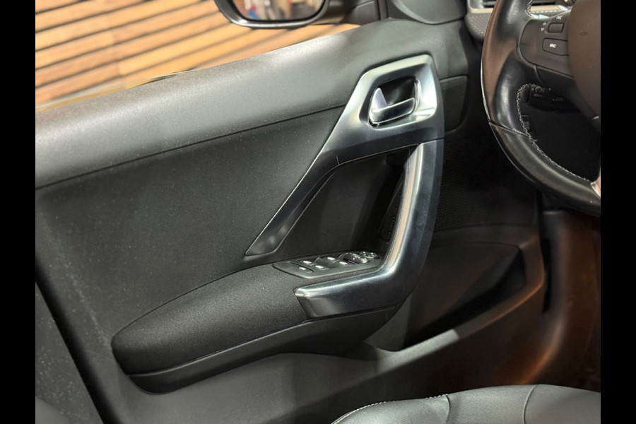 Peugeot 2008 1.2 PureTech 130 PK Allure | Half Leer | Trekhaak | 16' inch | Pano | Camera | Dealer Onderhouden