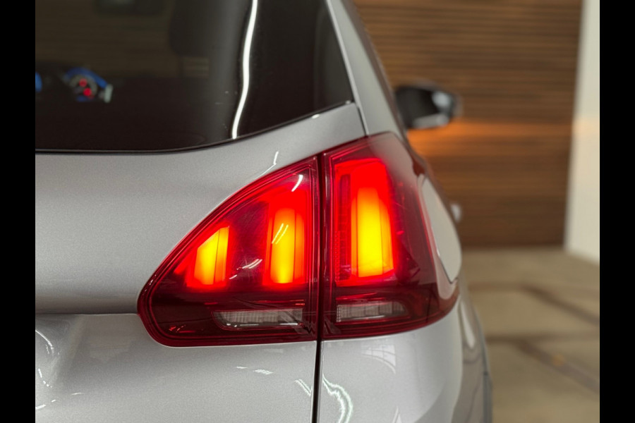 Peugeot 2008 1.2 PureTech 130 PK Allure | Half Leer | Trekhaak | 16' inch | Pano | Camera | Dealer Onderhouden