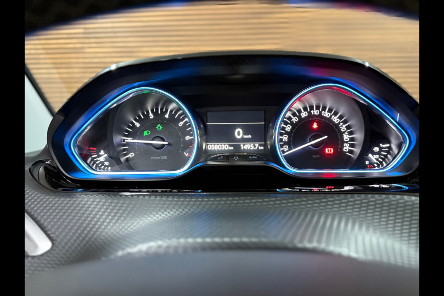 Peugeot 2008 1.2 PureTech 130 PK Allure | Half Leer | Trekhaak | 16' inch | Pano | Camera | Dealer Onderhouden